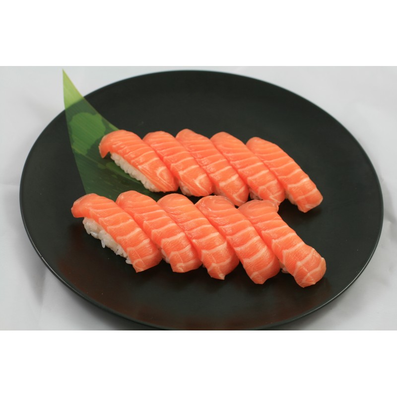 10 Sushi Saumon LR